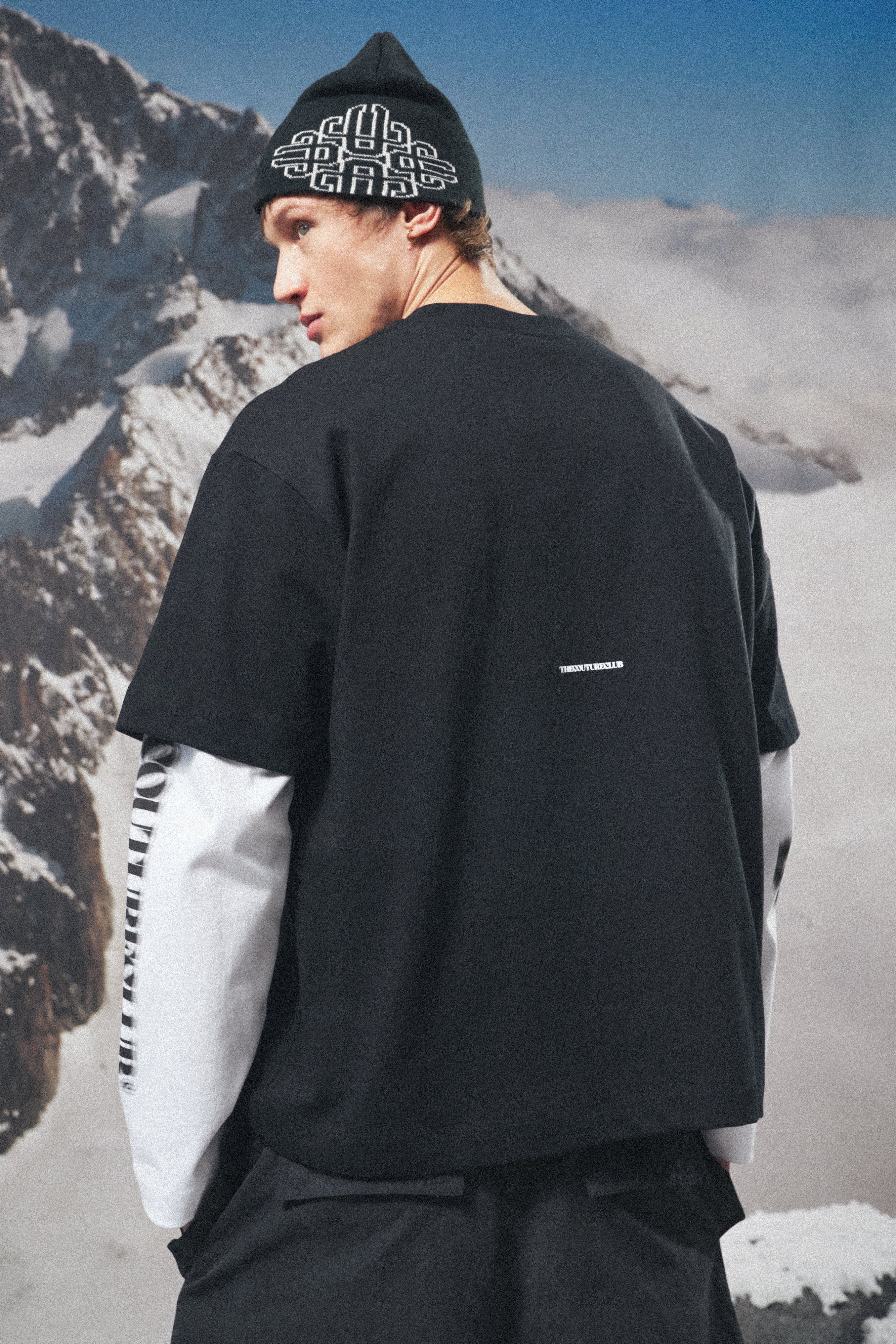 DOUBLE MICRO COPYRIGHT PRINT T-SHIRT - BLACK - Image 4