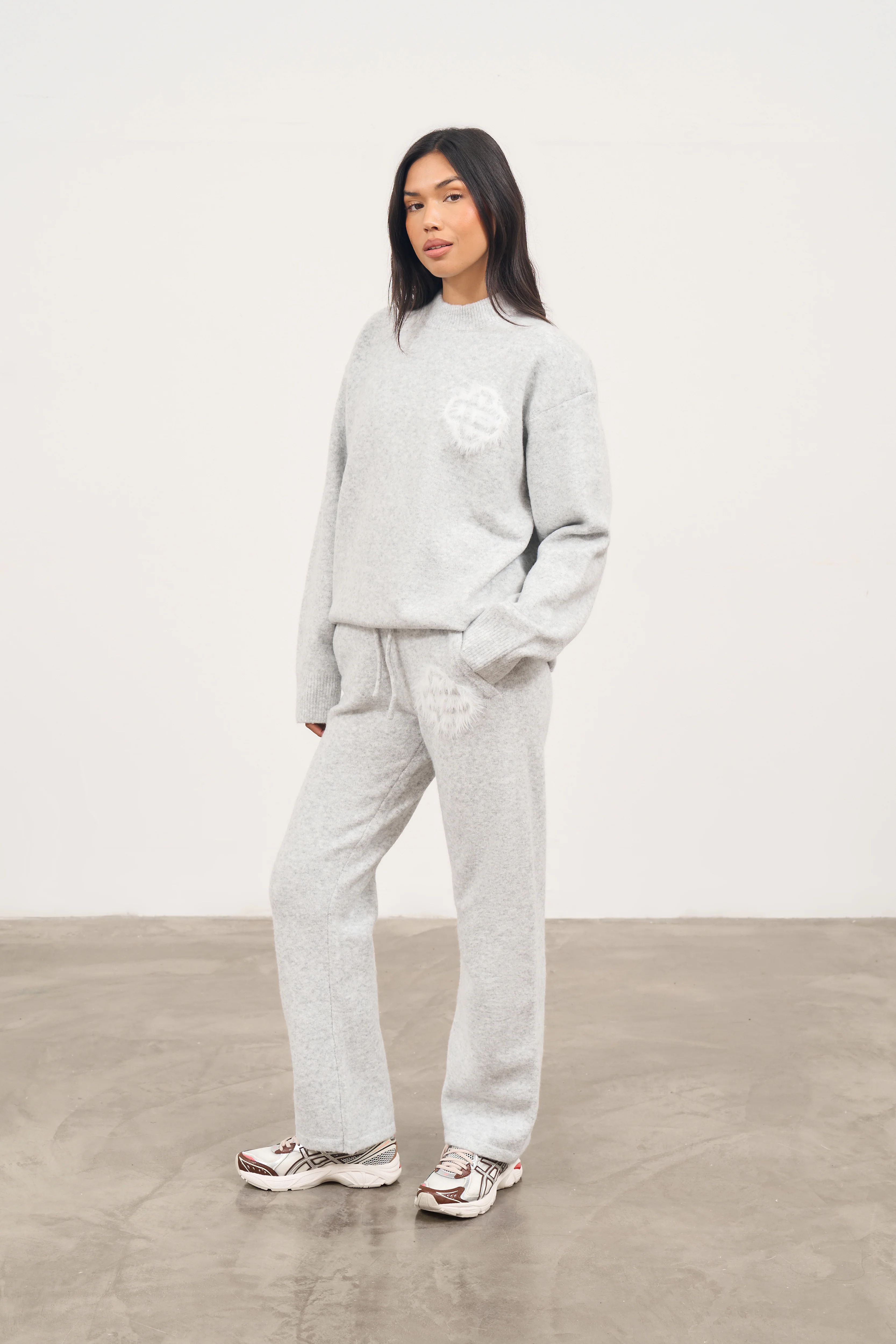 FLUFFY EMBLEM KNITTED JOGGERS - GREY MARL - Image 3