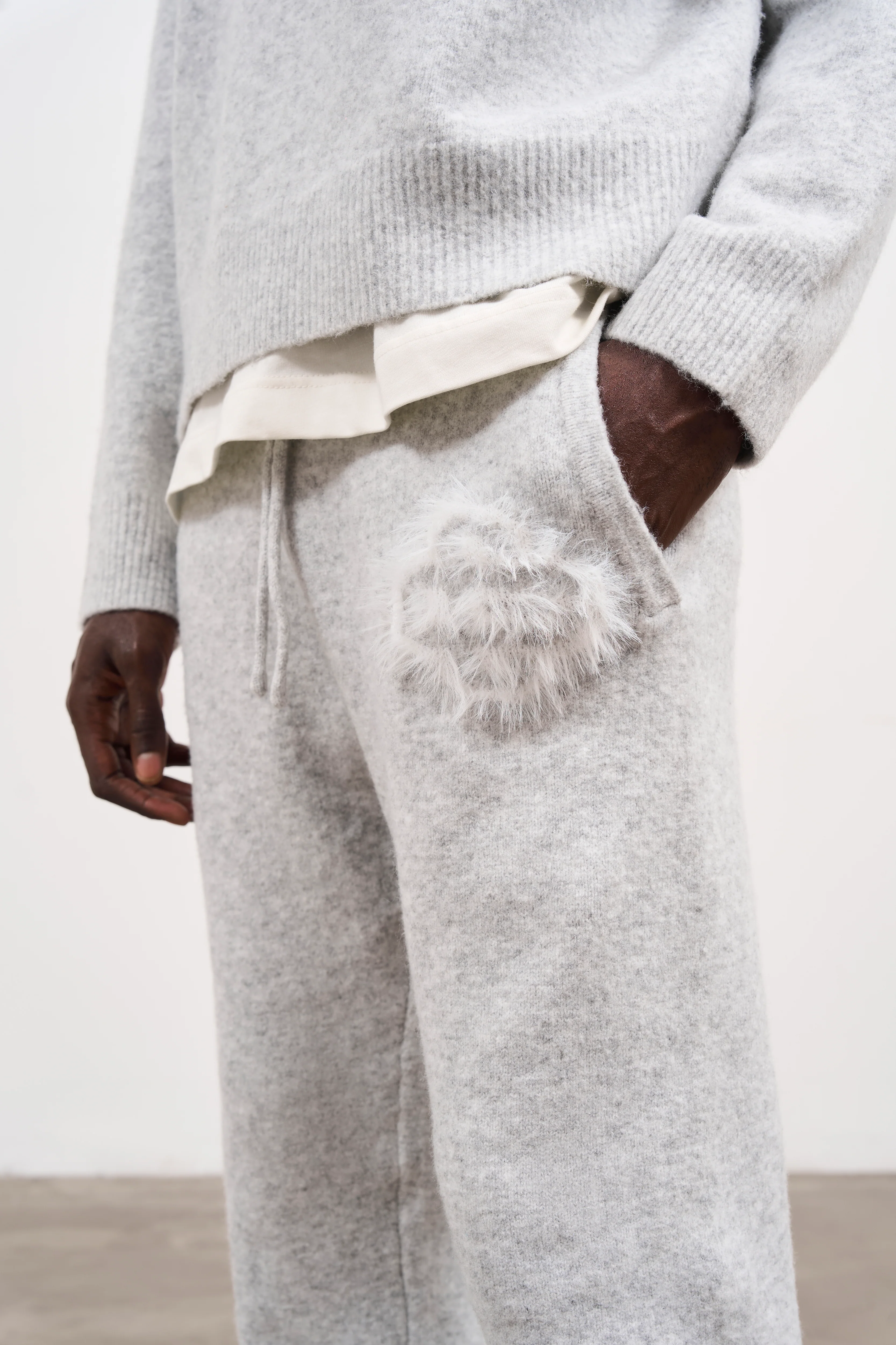 FLUFFY EMBLEM KNITTED JOGGERS - GREY MARL - Image 4