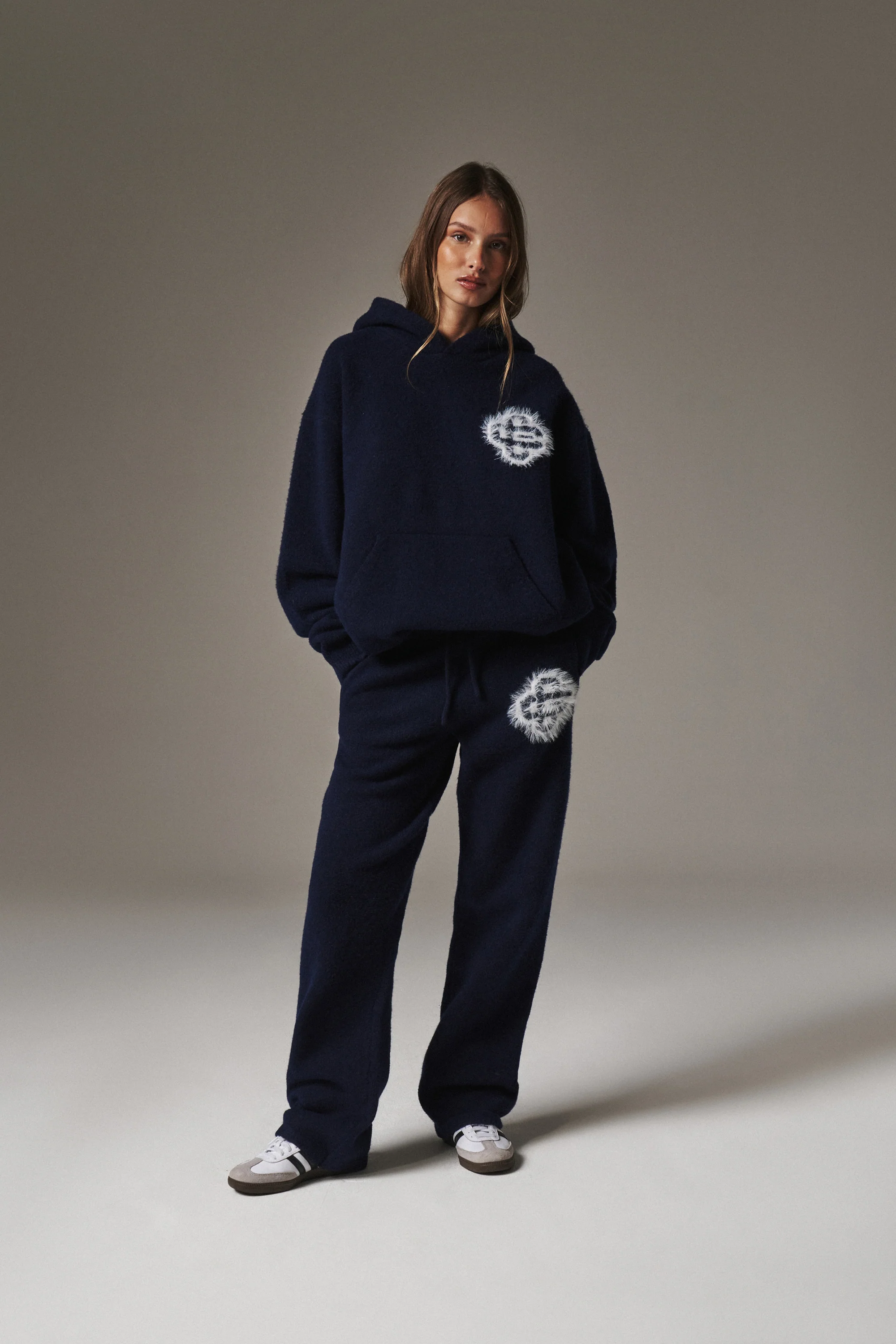 FLUFFY EMBLEM KNITTED JOGGERS - NAVY - Image 9