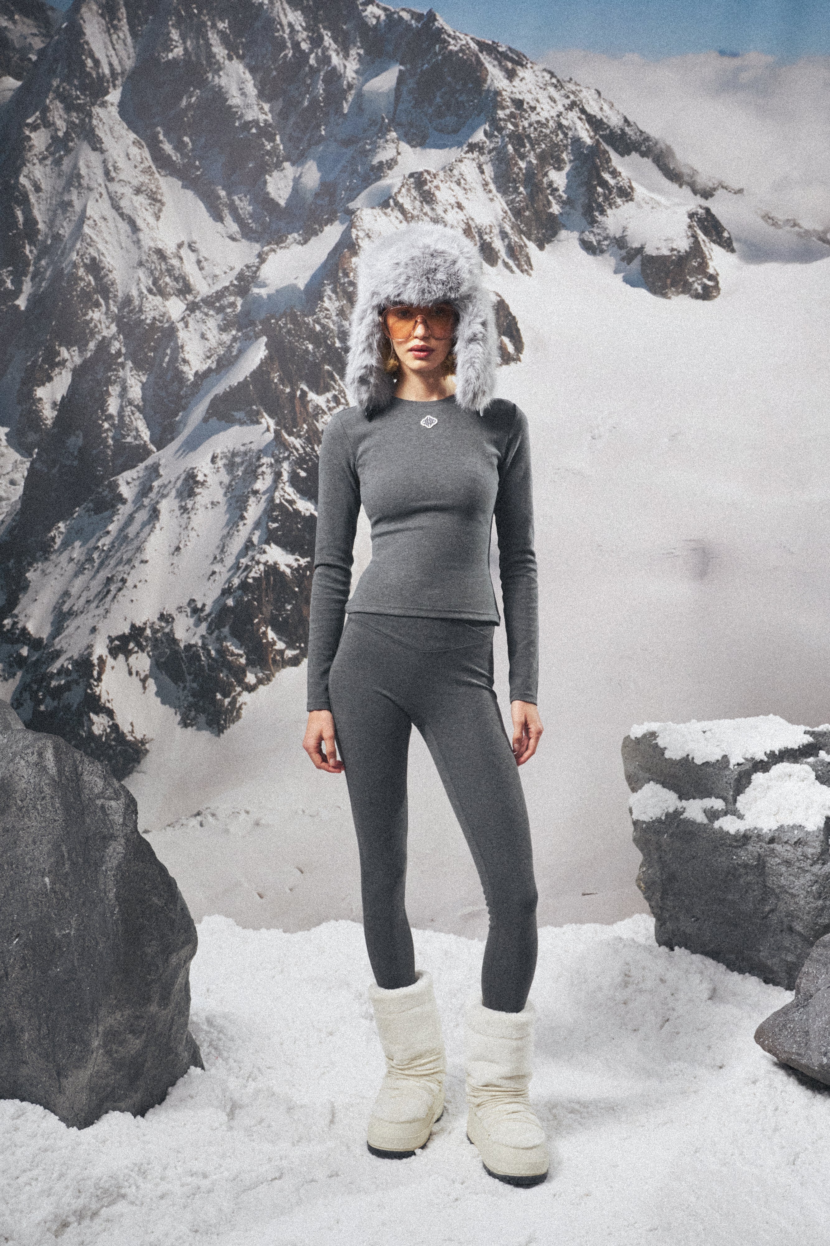 SCULPT SOFT TOUCH LONG SLEEVE TOP - CHARCOAL - Image 3