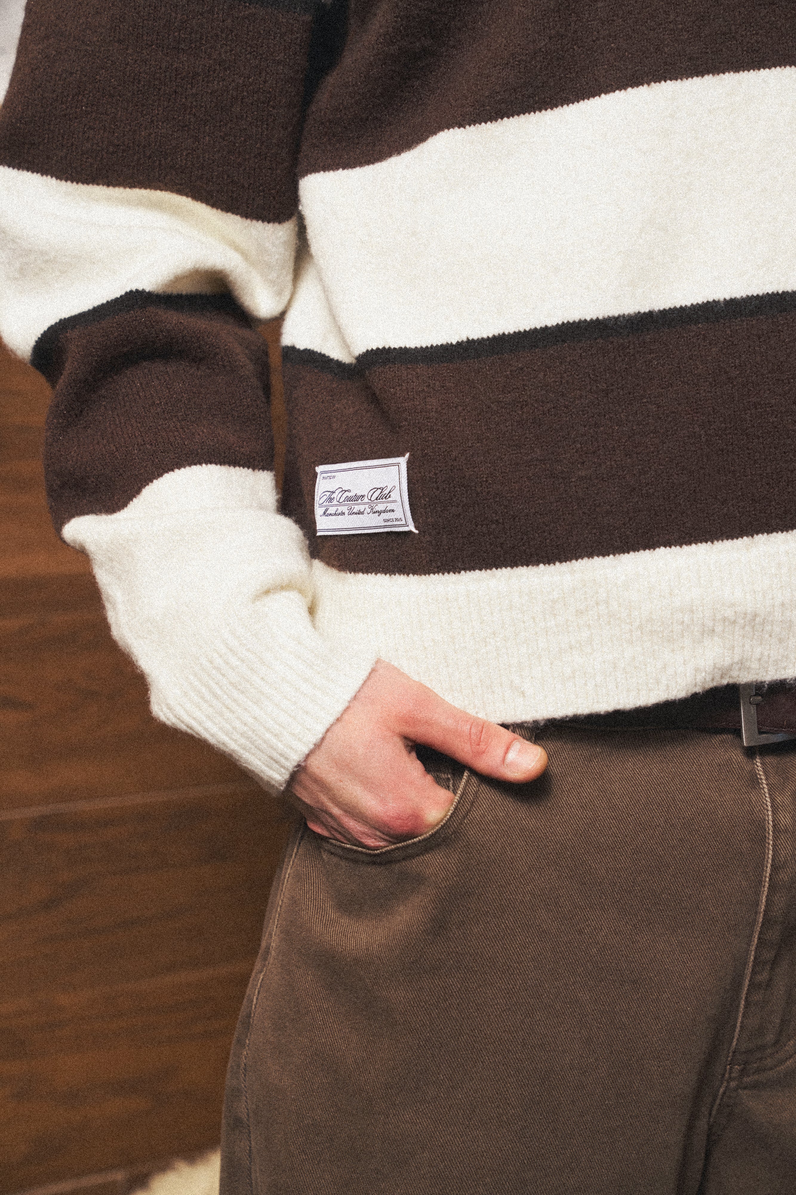 STRIPE CONTRAST COLLAR KNIT CREW - OFF WHITE - Image 7