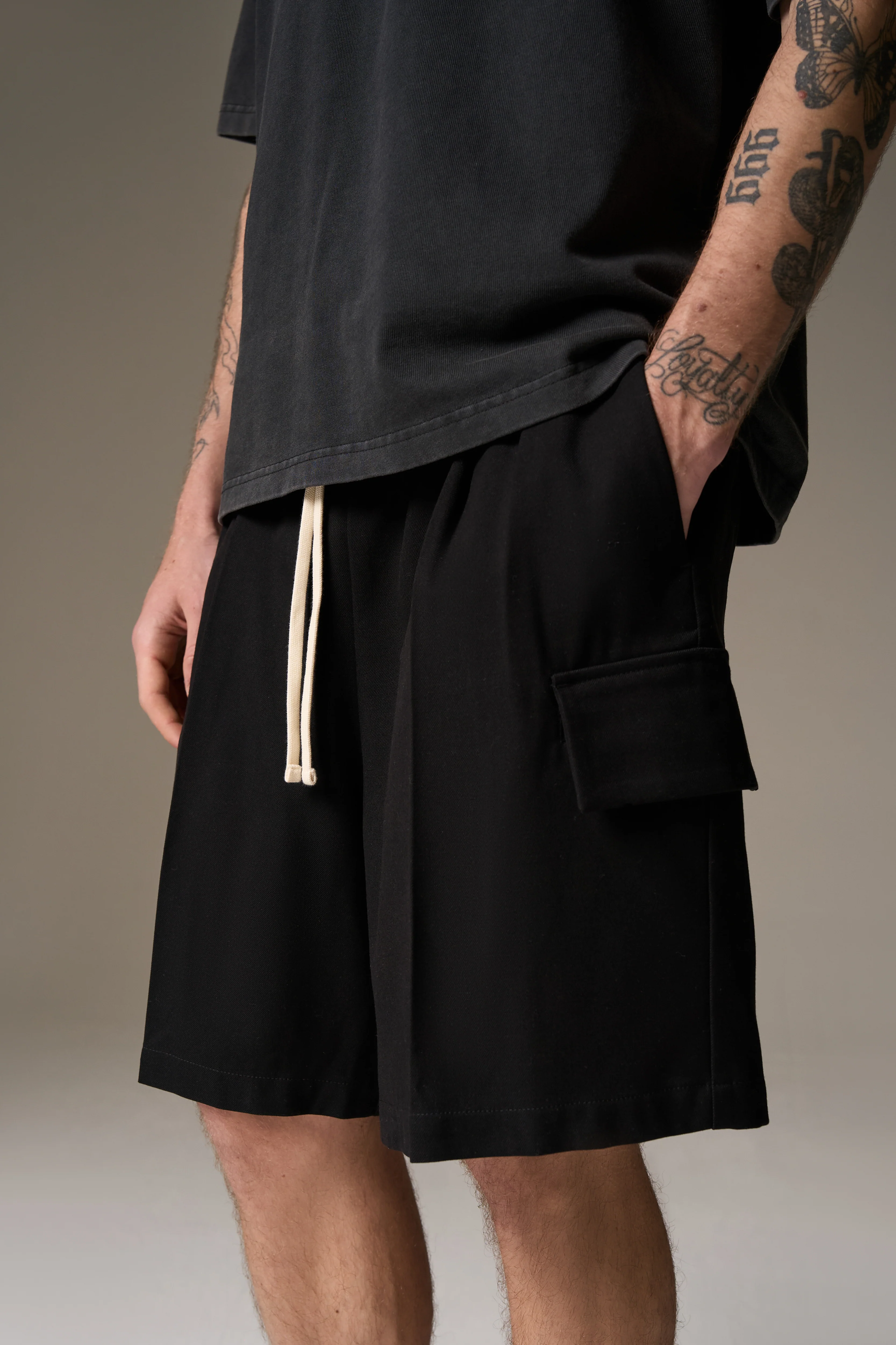 WIDE LEG SIDE POCKET SHORTS - BLACK - Image 5
